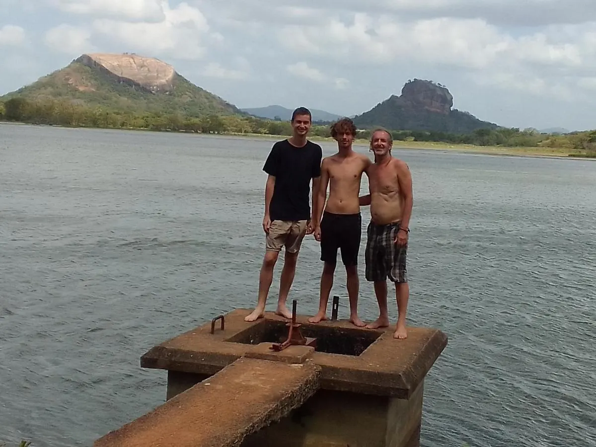 Lahiru Home Stay Sigiriya