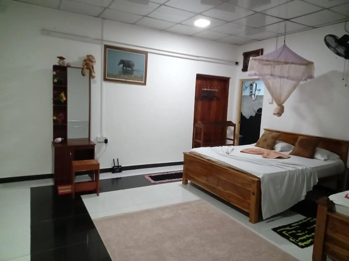 Lahiru Home Stay Sigiriya 0*,